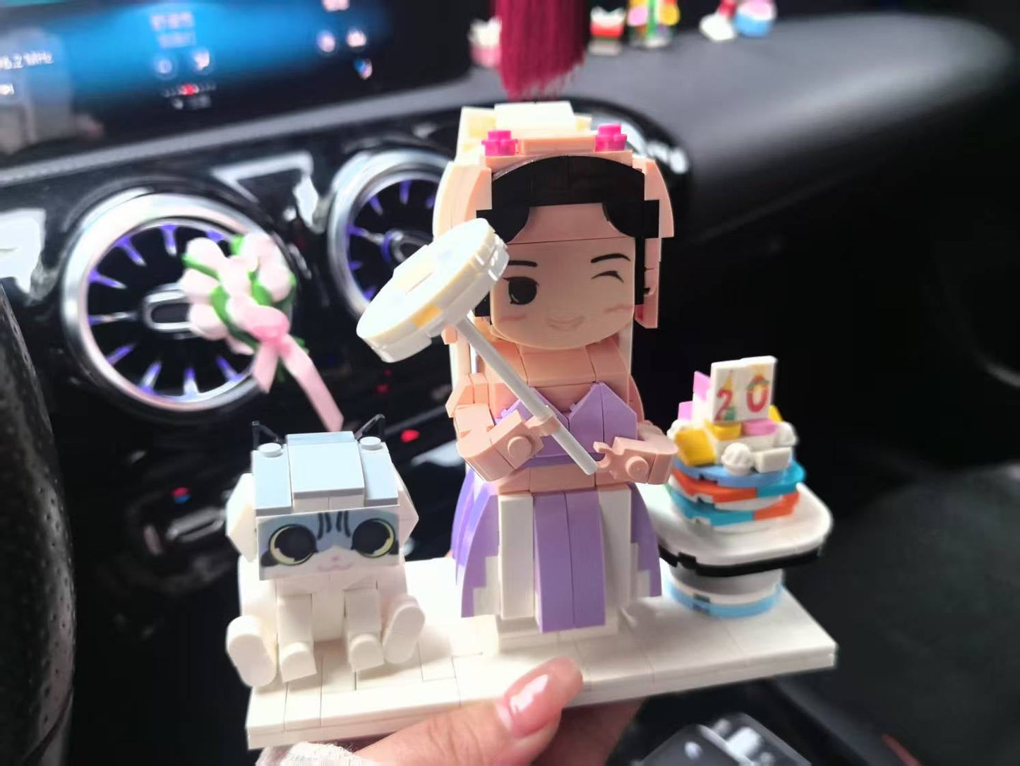 Custom building block dolls